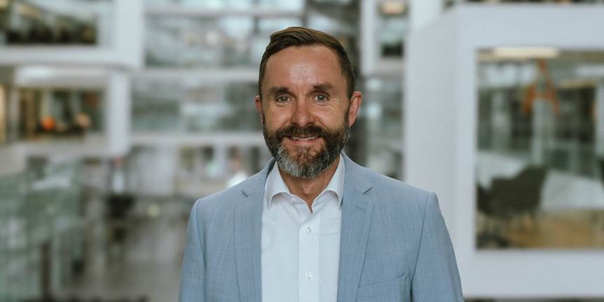 Professor Portrait: Oliver Krancher explores knowledge and learning in the digital workplace